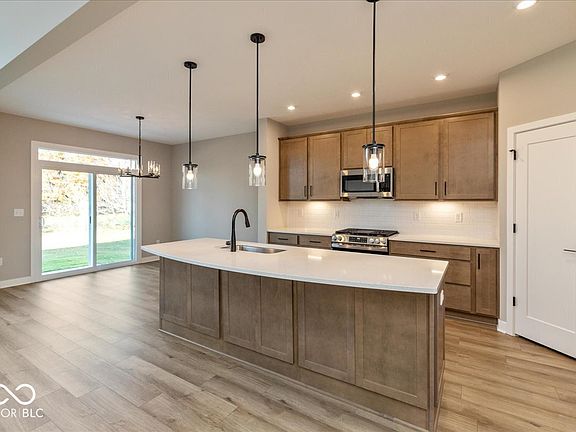 4th image of 6940 Renoir Way