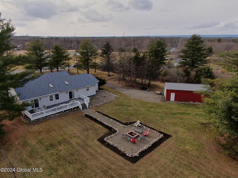 4th image of 362 Eastline Road