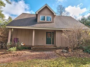 122 Nawakwa Rd, Pocono Pines, PA 18350
