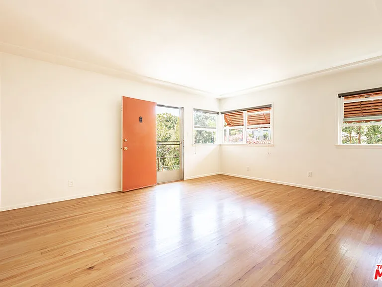 2955 Berkeley Ave — Photo 3