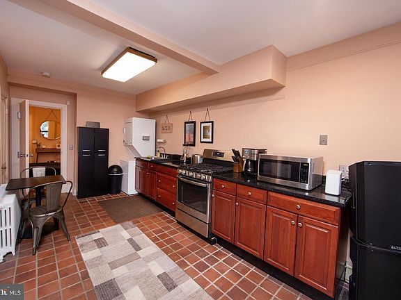 5th image of 20 N Union St #B