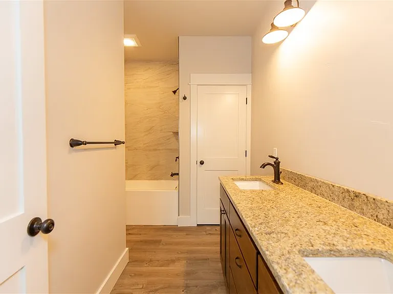 1211 W Summit St #A — Photo 18