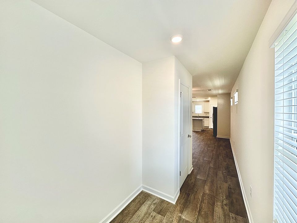 1st image of 625 Seaborn Cir