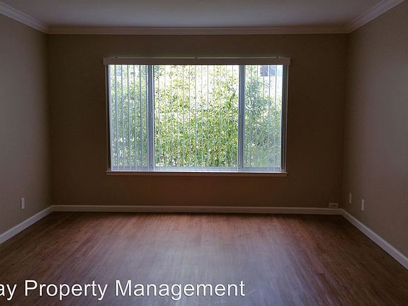 4th image of 62 Duane St APT 106