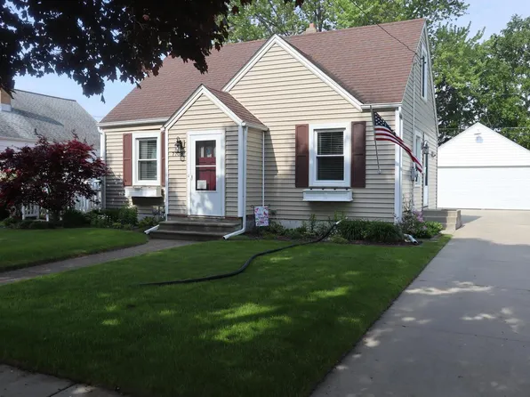 7708 17th AVENUE, Kenosha, WI 53143