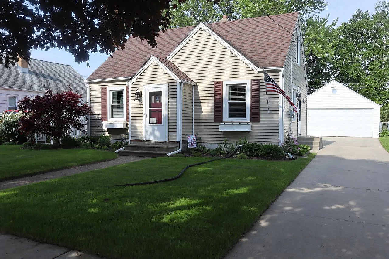 7708 17th AVENUE photo 1