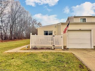 330 Deepwood Dr, Wadsworth, OH 44281