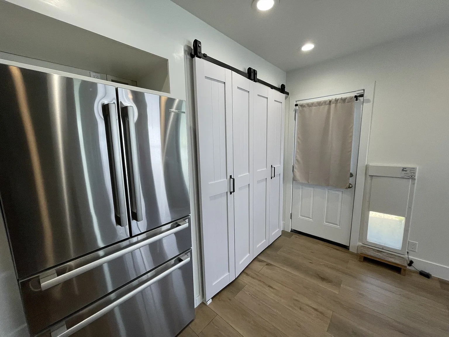3 bed, 1396 sqft, $2,550 — Photo 4