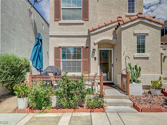 4th image of 10374 Midnight Iris St
