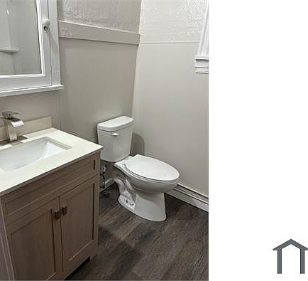 3rd image of 4434 Clarence Ave #A