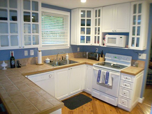 2nd image of 1204 Grayland St