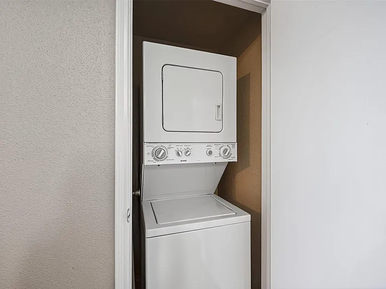 2121 Hepburn St #1112 — Photo 10