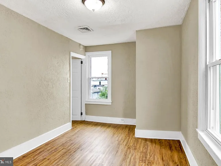 1020 Monroe St — Photo 5
