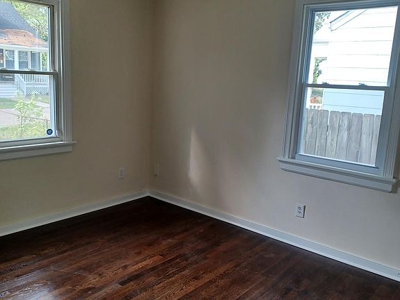 3rd image of 23 S Elm Ave