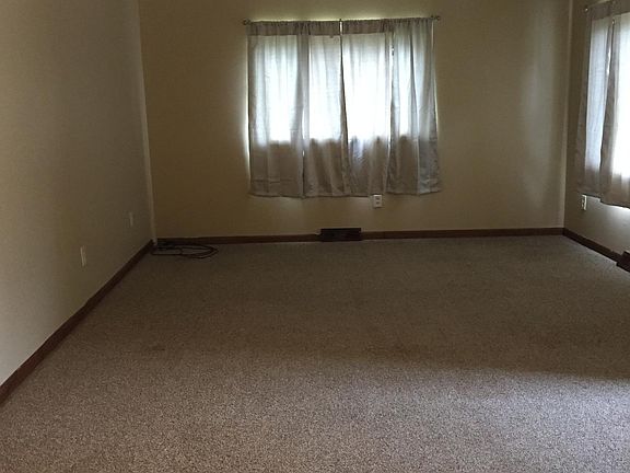 3rd image of 1611 W Broadway St