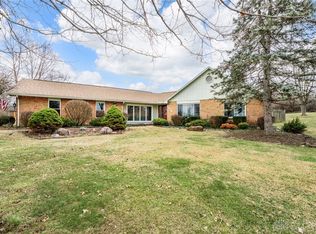 2270 Beau View Ln, Miamisburg, OH 45342