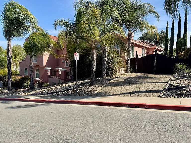5205 Skyler Ct — Photo 5