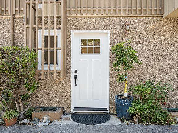 5th image of 555 Larkspur Plaza Dr APT 2