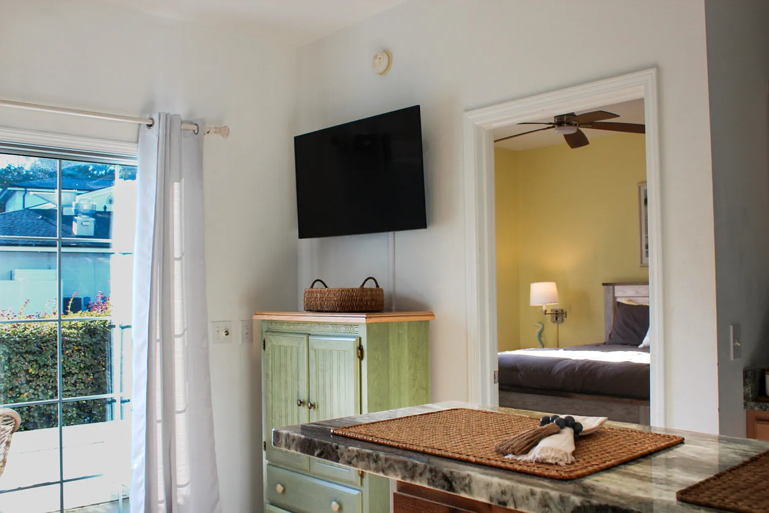 2 bed, 2.0 bath, 753 sqft, $2,769 — Photo 4