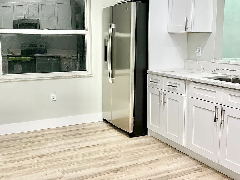 30718 Tremont Dr — Photo 5