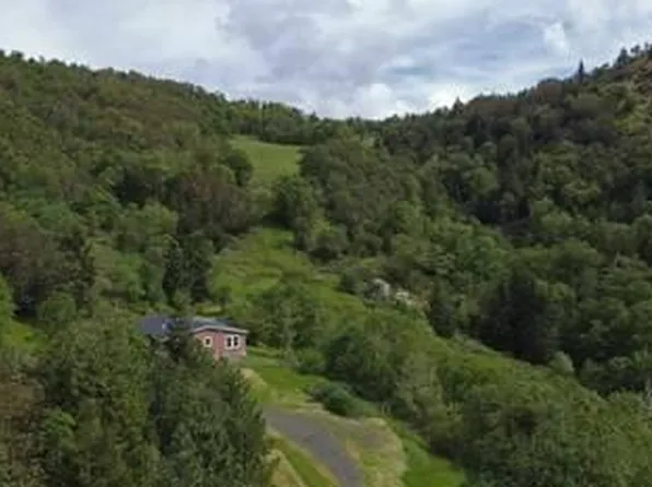 2336 Richardson Rd, Myrtle Creek, OR 97457