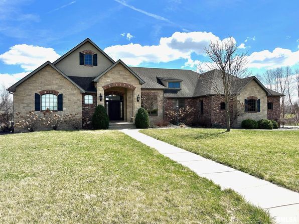 801 Prairie Lake Dr, Sherman, IL 62684