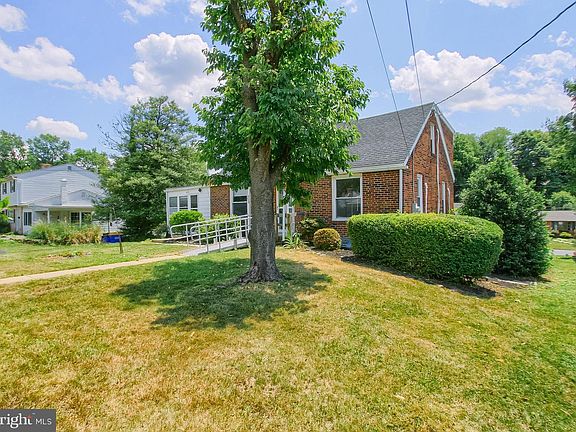 4th image of 2029 Clarendon St