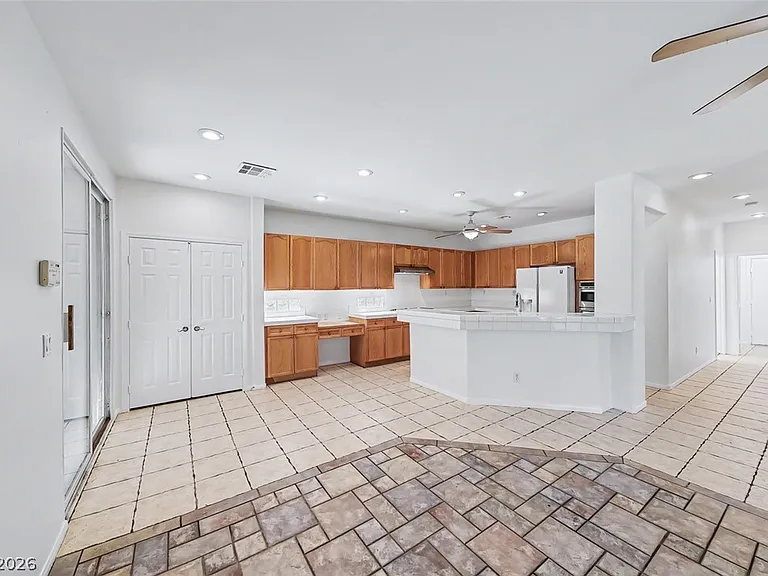 2367 Thayer Ave #0 — Photo 10