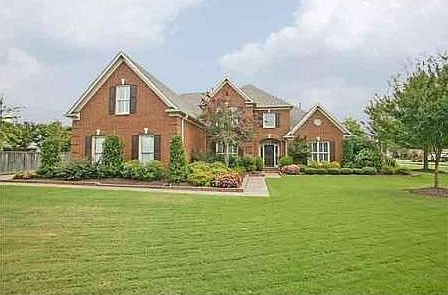 2nd image of 1894 Groveway Dr