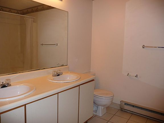 3rd image of 10 Wrentham Rd
