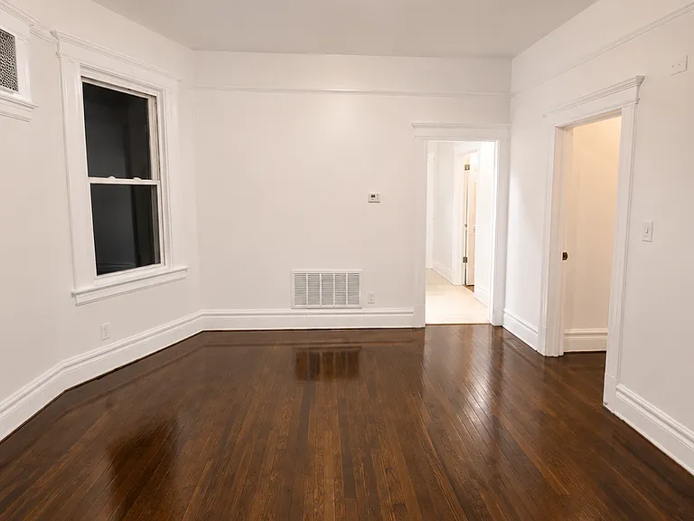 43 Treacy Ave #1AA — Photo 3