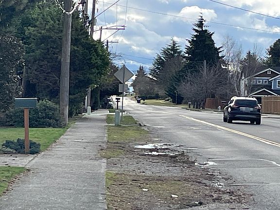 4th image of 2315 65th Ave NE