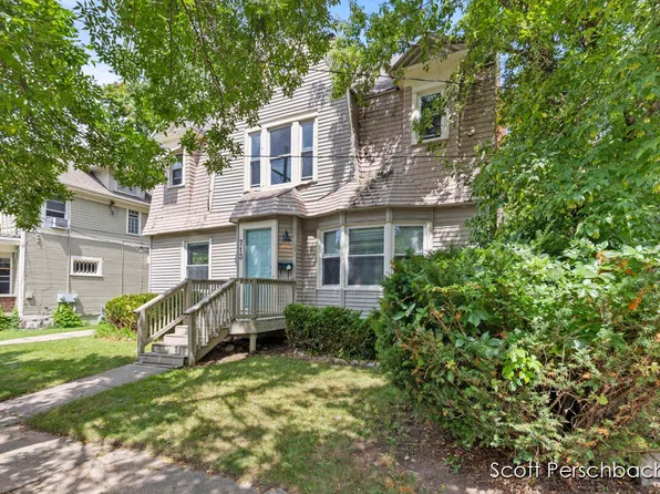 713 Lake Dr SE, Grand Rapids, MI 49503