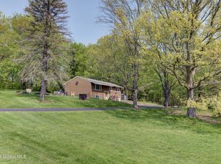 47 Mannix Rd, East Greenbush, NY 12061