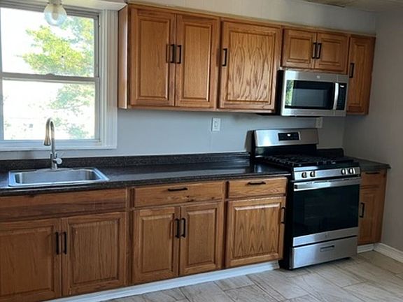 3rd image of 204 River Ave #3