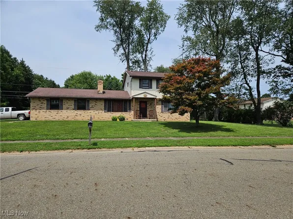 1025 Joseph St, Louisville, OH 44641