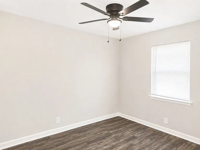 4412 Central Ln — Photo 13