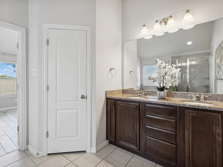 1409 Freesia Dr — Photo 6