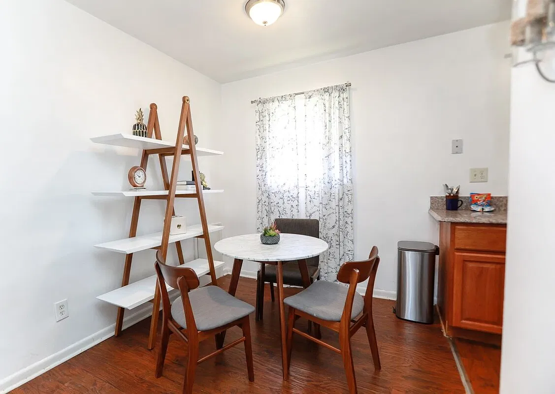 2 bed, 600 sqft, $2,350 — Photo 3