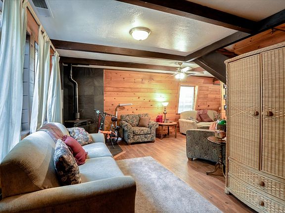 4th image of 51221 Tamarack Cres