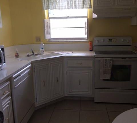 5th image of 18081 SE Country Club Dr APT 22-212