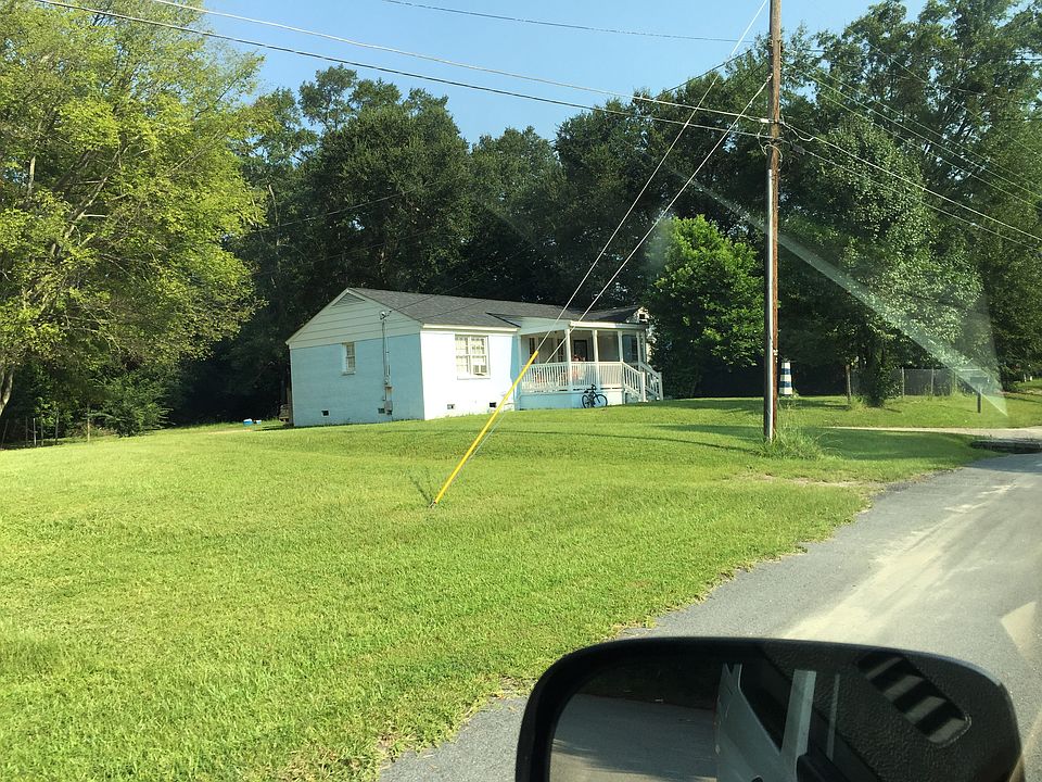 2nd image of 765 Meadow Cir