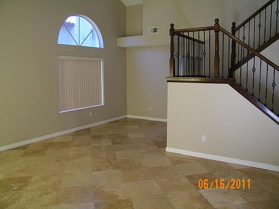 5th image of 1961 Nutwood Cir