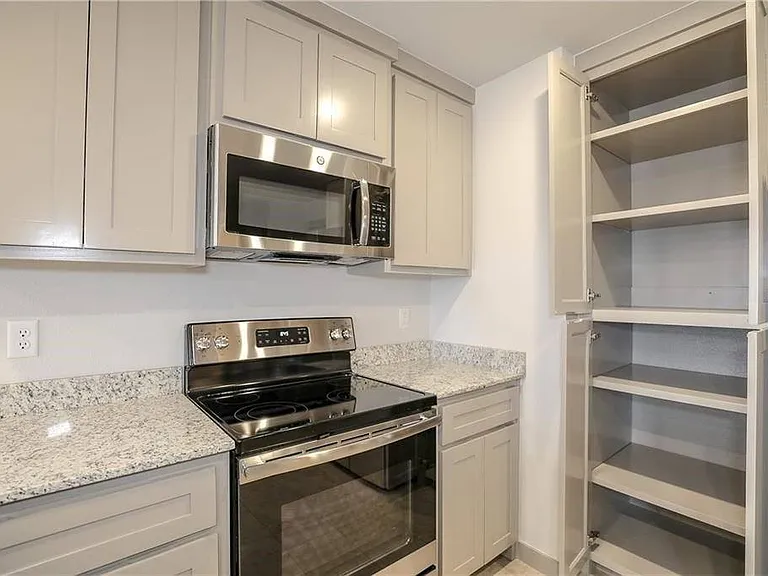 3428 SW Vel Mews — Photo 11