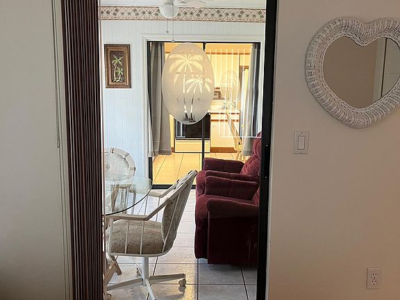 2nd image of 1305 Villaway W #1305