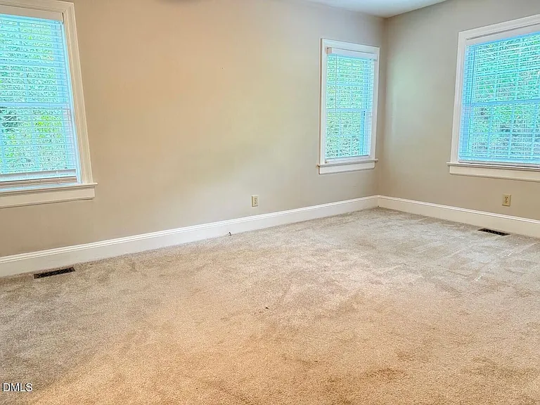 2667 Davis St — Photo 27
