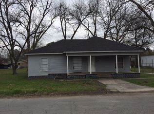 74 S High St, England, AR 72046