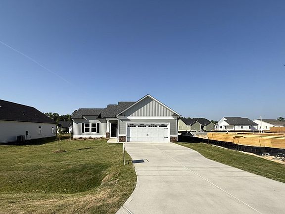 3rd image of 64 Flatland Dr