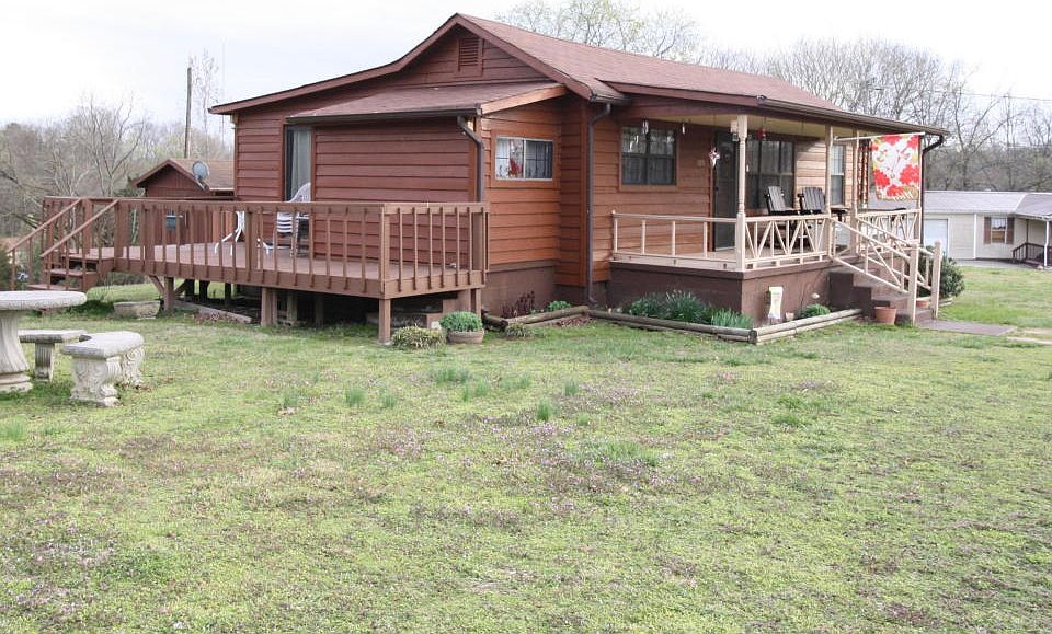 1st image of 700 Tinnel Ln