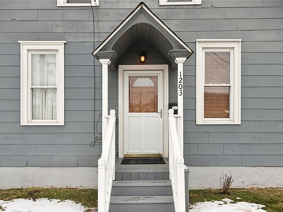 3rd image of 1203 Eastbrook St